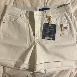 Democracy "Ab"solution 5" Inseam Light
White Denim Short